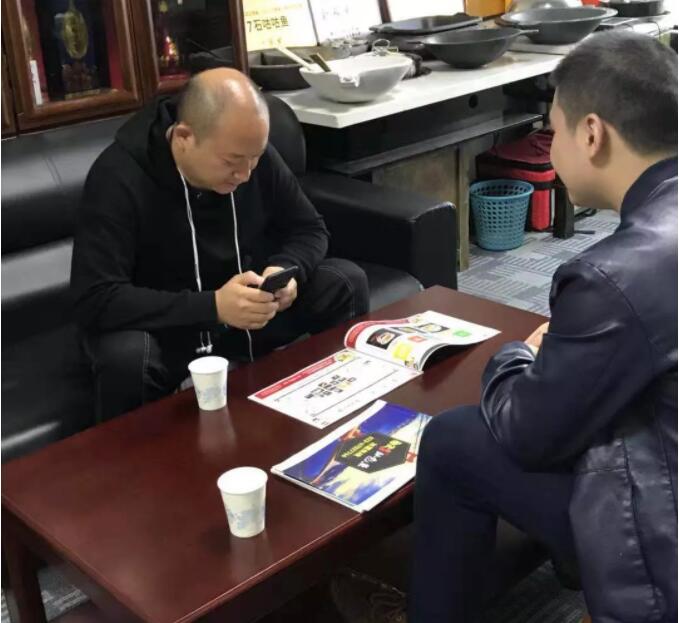 石头餐饮|让你坐不住的火爆项目！欢迎河北邢台许总到访公司考察小面，纸包鱼项目！