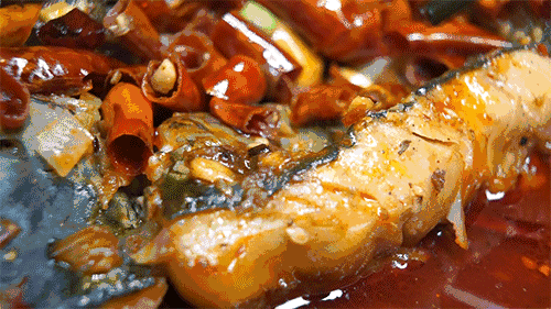 你还在吃传统烤制纸包鱼吗？这里一份高温蒸制锡纸包鱼绝对刷新你的美食观！！！